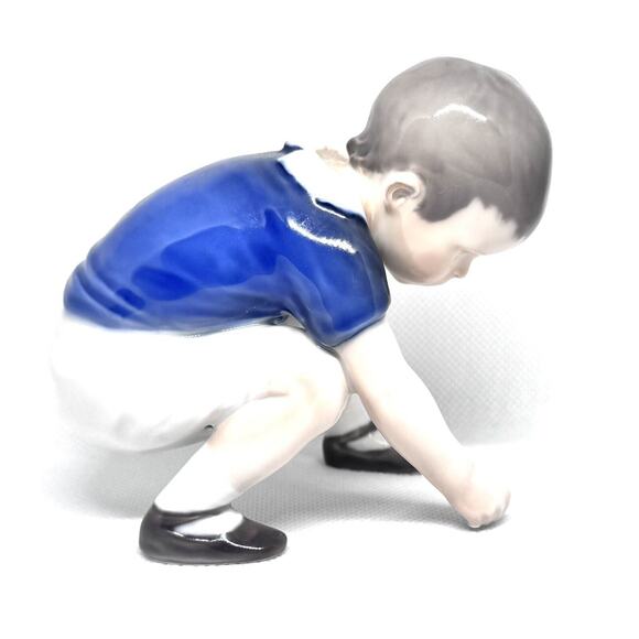 VINTAGE B & G BING AND GRONDAHL DICKIE BOY PORCELAIN FIGURINE NO. 412 VI DENMARK - Picture 1 of 9